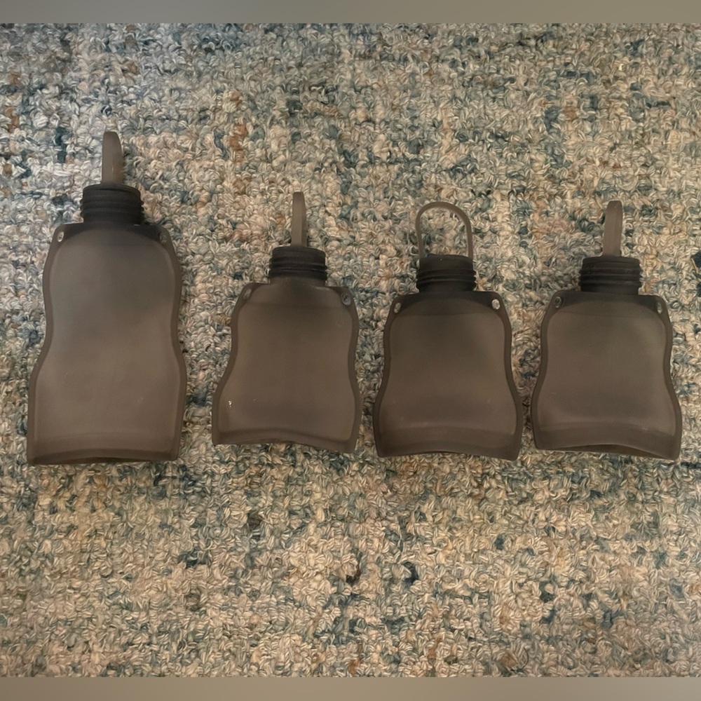 Haakaa breastmilk storage bags - 1 9 oz bag and 3 4 oz bags - all grey